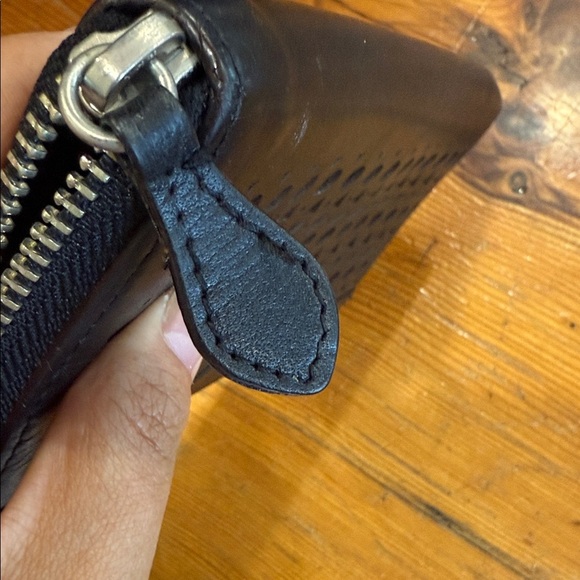Rebecca Minkoff Black Leather Long Zippered Wallet - Picture 10 of 11